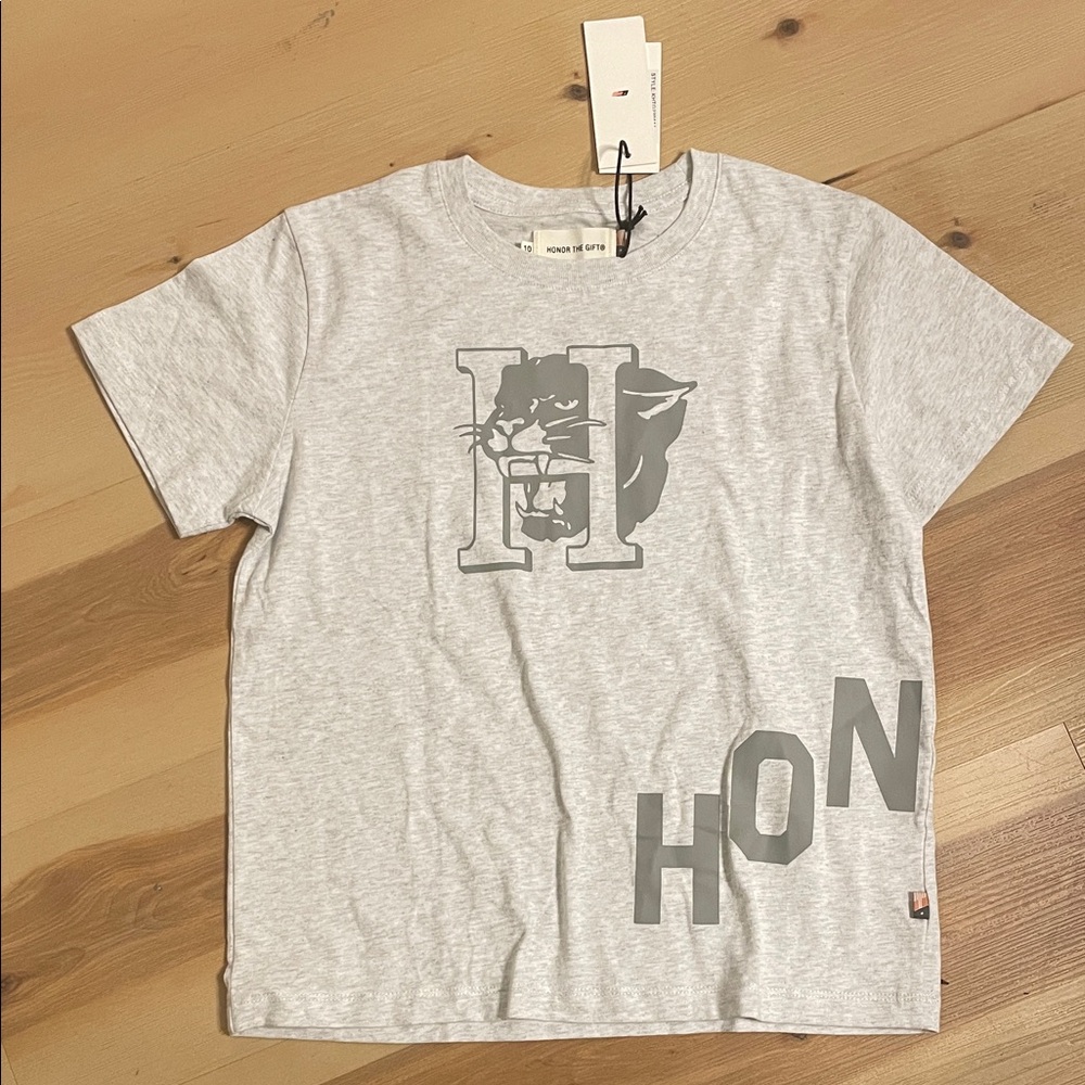 Gray HONOR THE GIFT Graphic T-Shirt with Panther Design